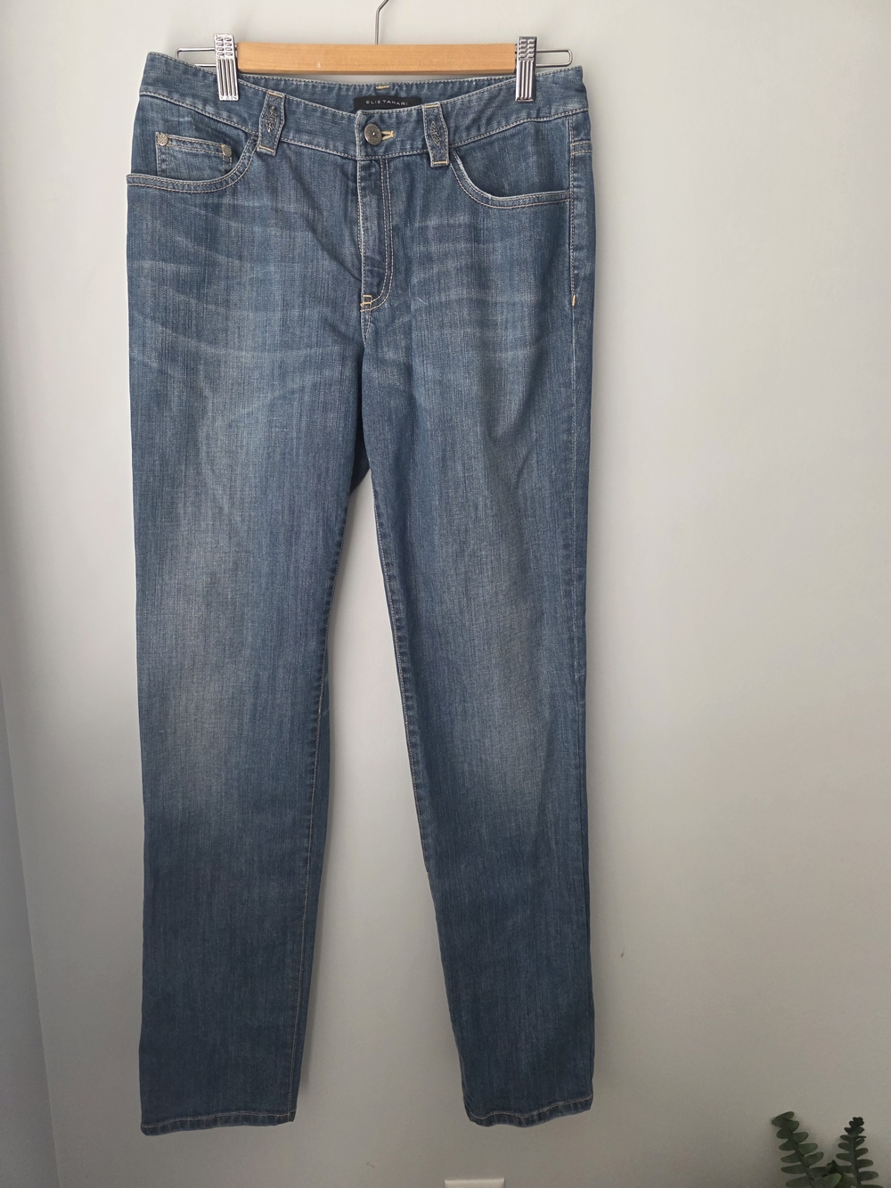 Elie Tahari Straight Leg Jeans Medium Wash Classic Denim (No Size Tag – Size 8 - Picture 2 of 12